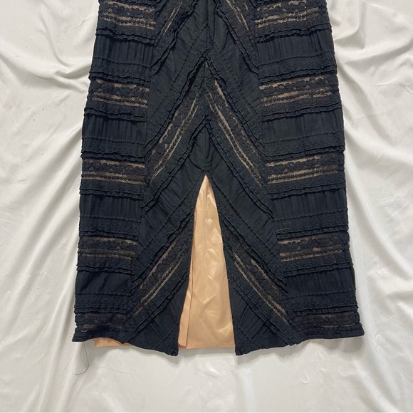 Cinq à Sept Aveline Lace Black Sheath Off Shoulder Midi Knee Length Dress Size 4 - Picture 6 of 6